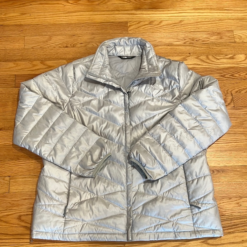 North face Women’s Silver 550 Puffer Winter Coat